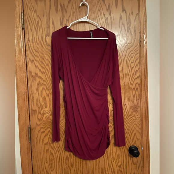 Allegrace wrap top ruched sides deep low cut sexy burgundy plus size 2xl - Picture 1 of 2